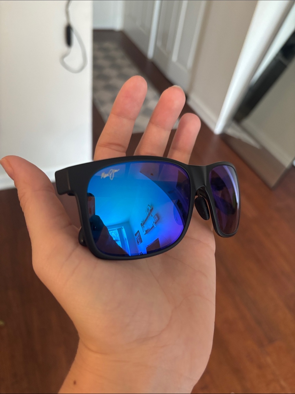 Maui Jim sunglasses - Picture 2 of 3